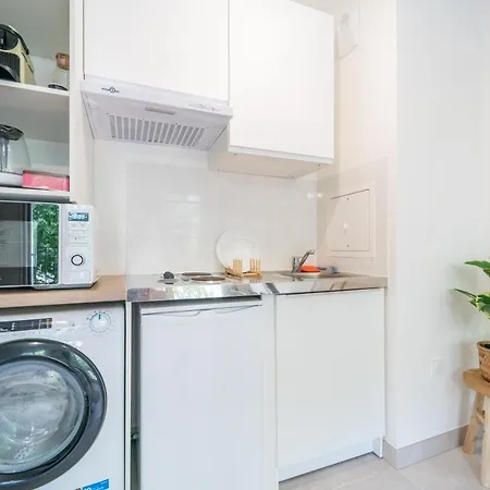 Apartment Sensations - Dans Le Quartier Daffaires *